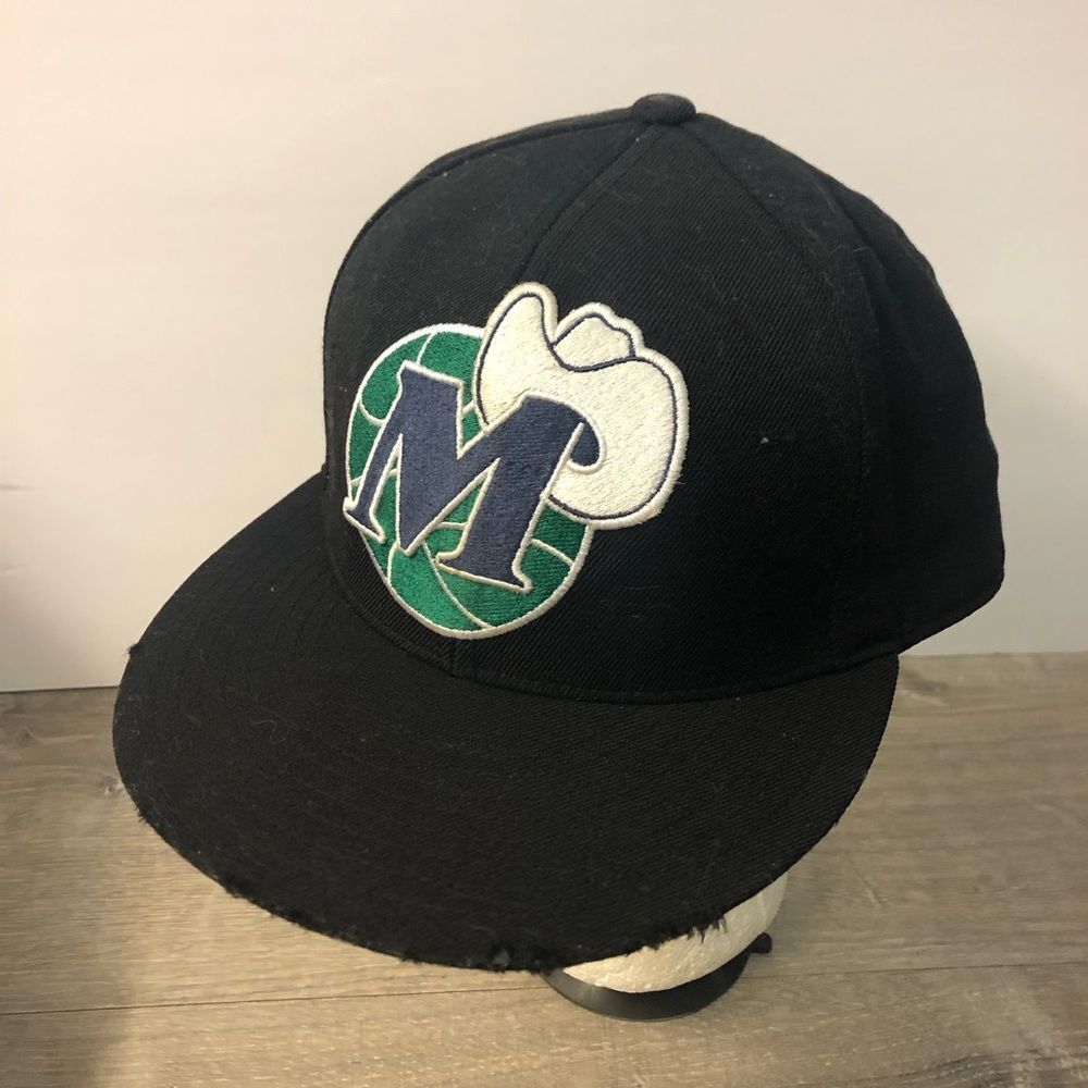 Dallas Mavericks Mitchell Ness NBA Hardwood Classics Fitted Hat Size 7‎ 3/8 READ